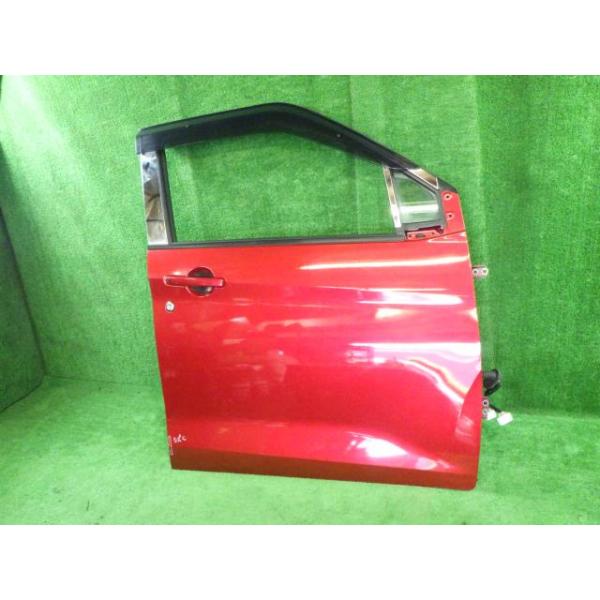 中古 eKクロス B38W 右フロントドア T セントラル M2E28 5700C494 X42P26｜鈴木商会　店