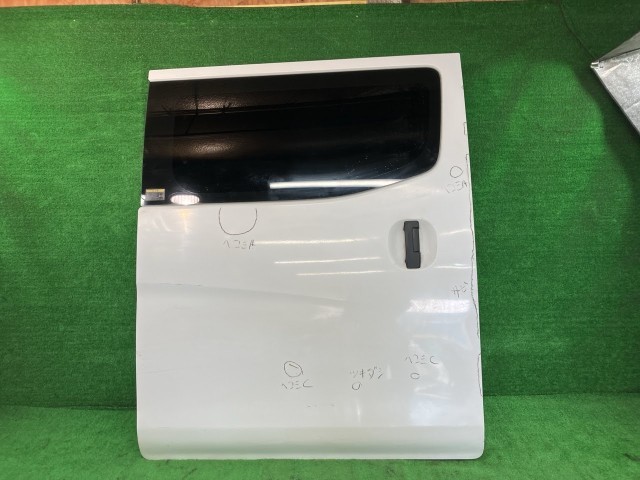 【中古】 NV350キャラバン VW6E26 右リアドア ロング低床DX 4WD 3人 アサヒ M213 H210M-3XAMA QM1