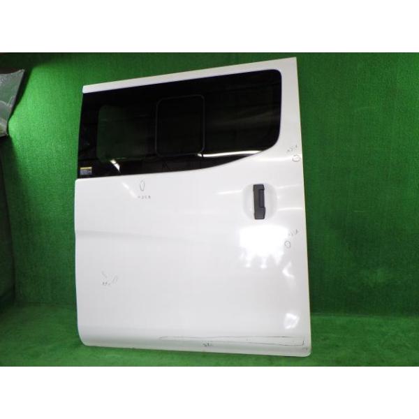 【中古】 コモ JVW6E26 右リアドア サンゴバン M540 QM1