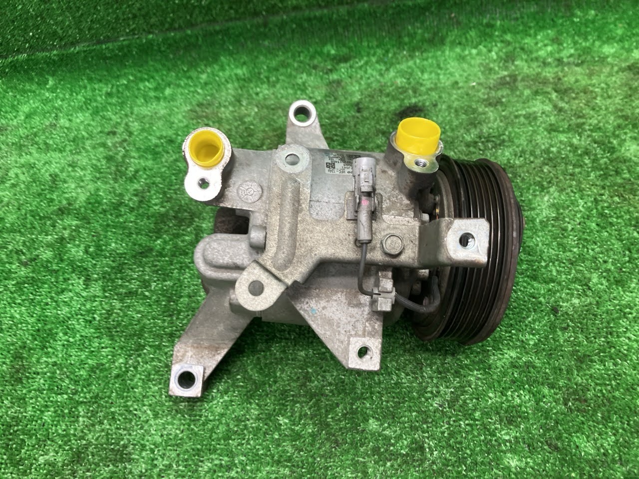 【中古】 フォレスター SJ5 エアコンコンプレッサー 2.0I-L アイサイト 4WD ヴァレオ 7311FJ041 73111FJ041 G1U