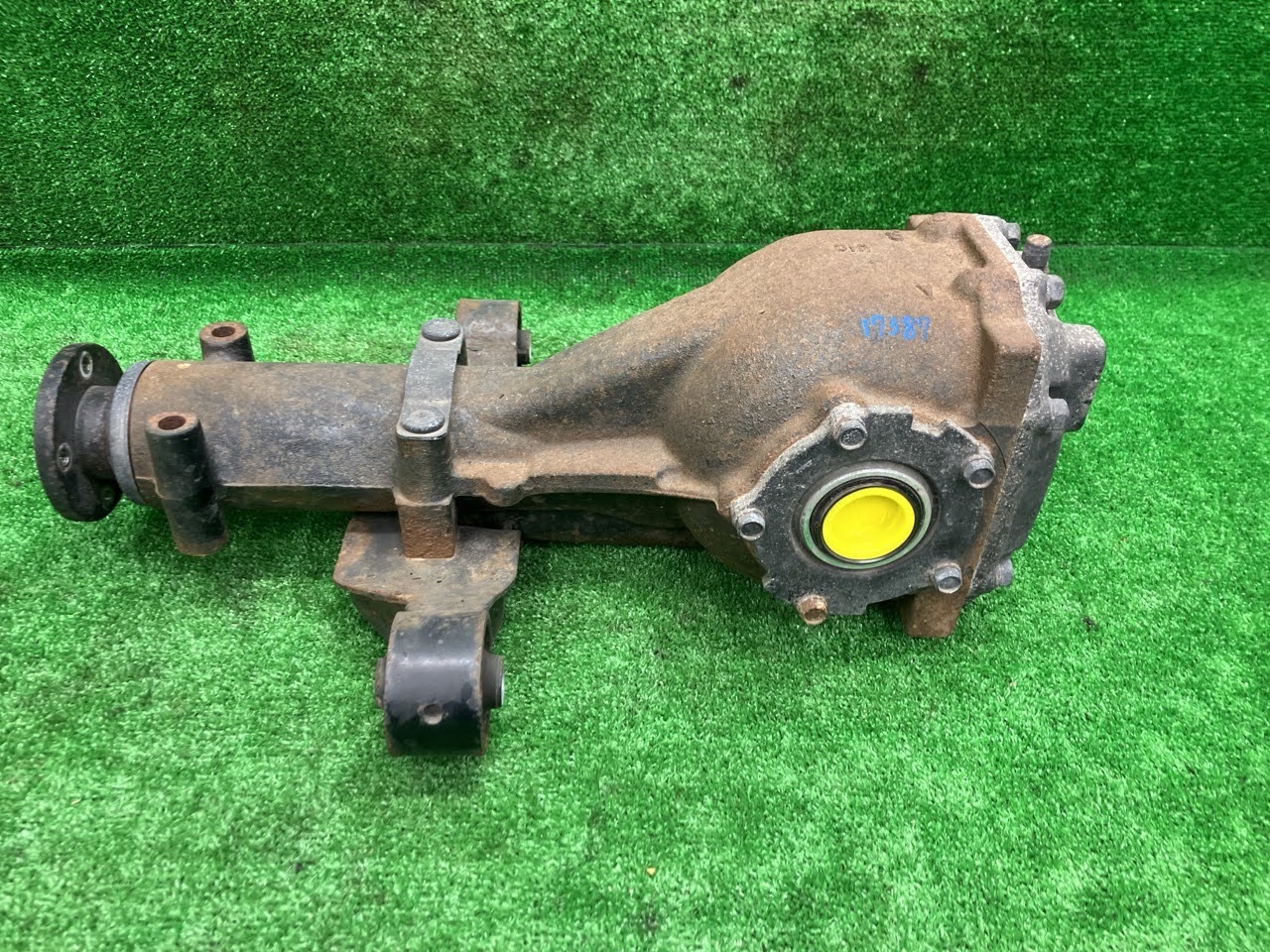 【中古】 フォレスター SJ5 リアリジットデフ・デフギア・リアデフ 2.0I-L アイサイト 4WD 27011AB151 G1U