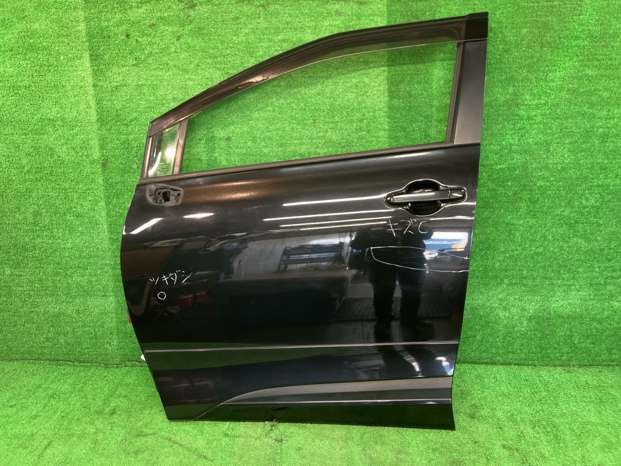 【中古】 シエンタ NHP170G 左フロントドア ハイブリッドG 6人 アサヒ M2H3 67002-52610 209