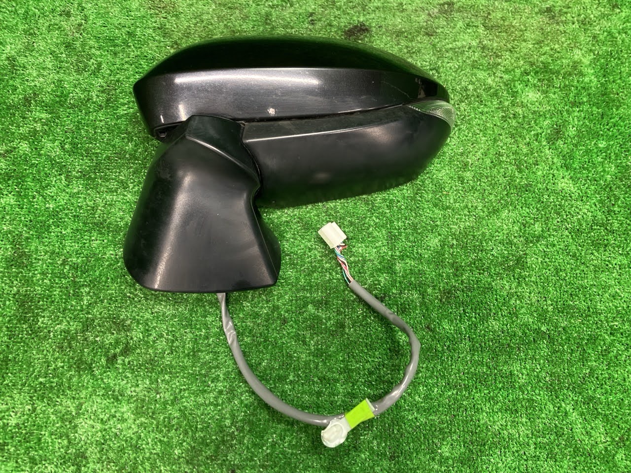 【中古】 シエンタ NHP170G 左サイドミラー・ドアミラー ハイブリッドG 6人 87940-52F20 209