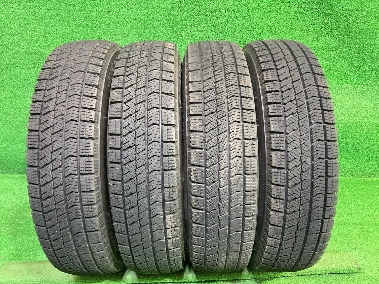 【中古】 BRIDGESTONE スタッドレス ブリヂストン ブリザックVRX2 145/80R13 4本 6ミリ 2022年 タイヤ 13インチ 冬