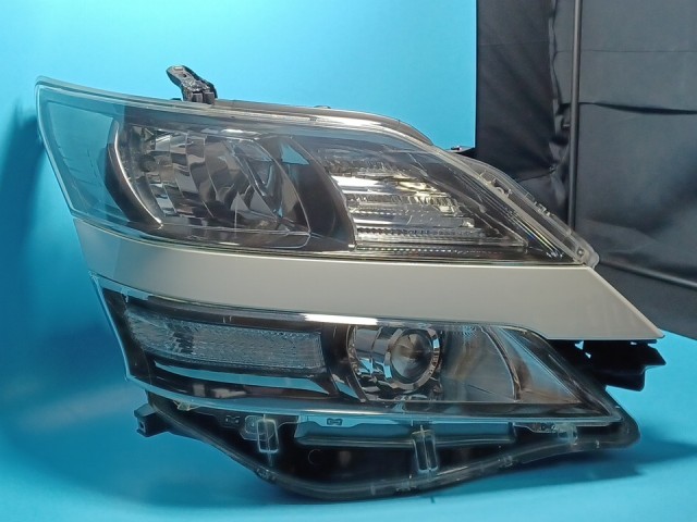 【中古】コーティング済 ヴェルファイア GGH25W 右ヘッドランプ・ヘッドライト 3.5Z Gエディション イチコ 58-24 81110-58160 070