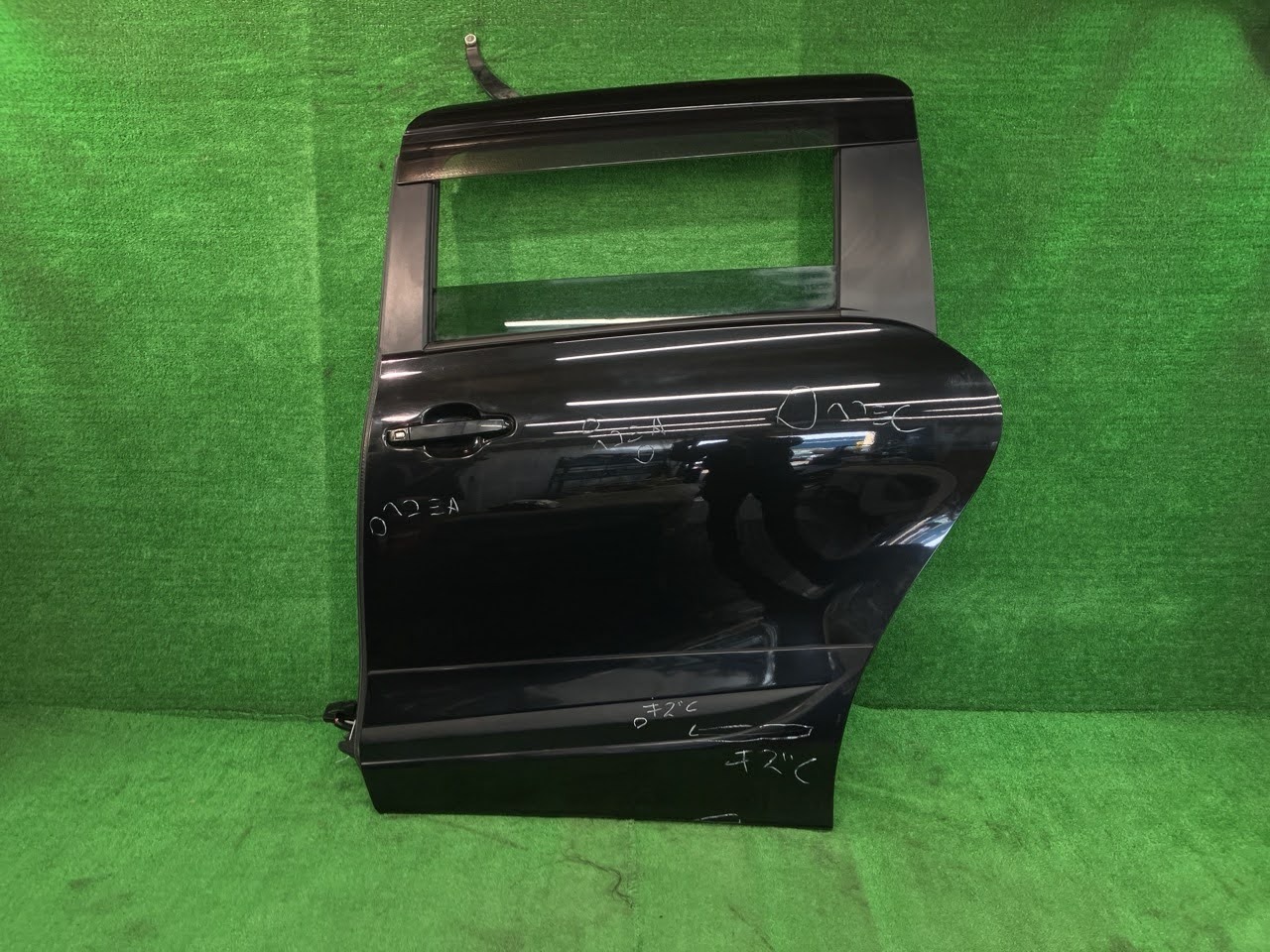 【中古】 シエンタ NHP170G 左リアドア ハイブリッドG 6人 ニホンイタ M31Q8 67004-52610 209