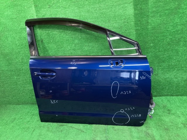 【中古】 レヴォーグ VM4 右フロントドア 1.6GT-Sアイサイト 4WD アサヒ M2H4U 60009VA1009P K3X