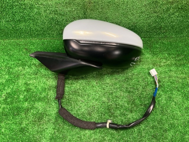 【中古】 フィット GR2 左サイドミラー・ドアミラー ベーシック 4WD M77 76258-TZA-J11 NH902P 24,523円