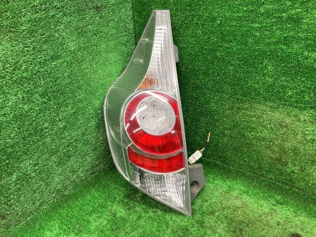 【中古】 アクア NHP10 左テールランプ・テールライト S スタンレー 52-252 81560-52690 209