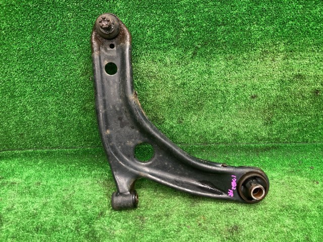 【中古】 アクア NHP10 右フロントロアアーム S 48068-59145 209