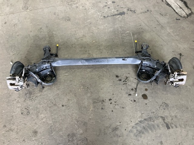 【中古】 プリウス ZVW30 リアアクスルビーム Sマイコーデ 42101-12171 202