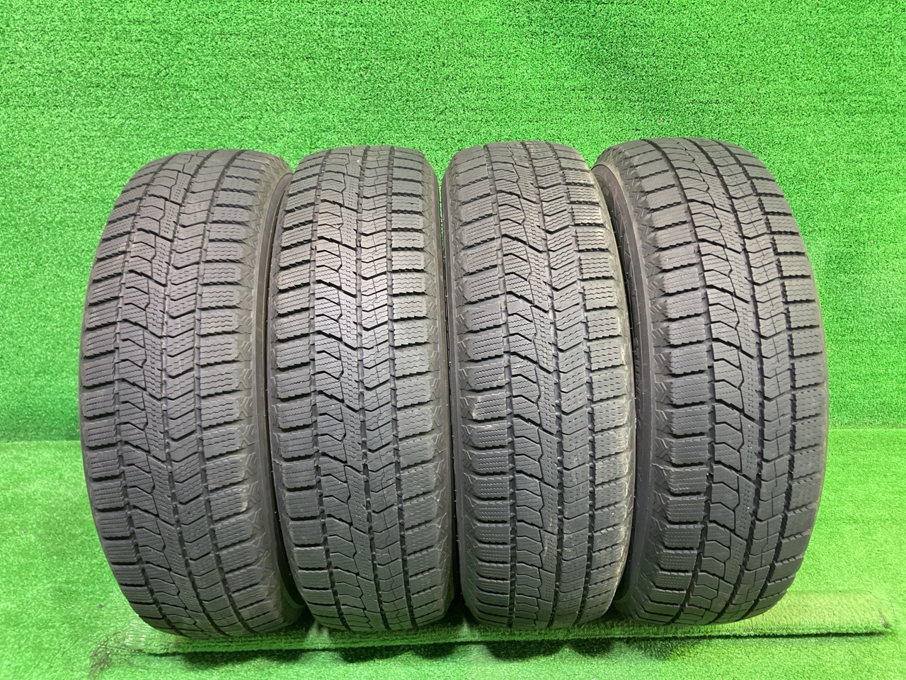 【中古】 TOYO スタッドレス トーヨー オブザーブGIZ2 175/65R15 4本 2本6ミリ 2本7ミリ タイヤ 15インチ 冬