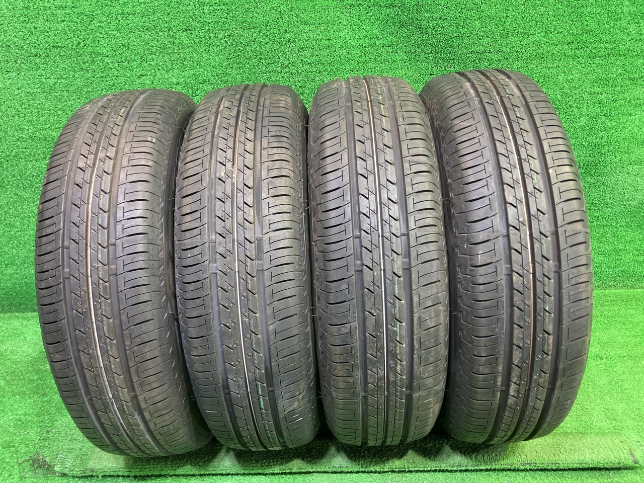 【中古】 DUNLOP サマー ブリヂストン エコピアEP150 185/70R14 4本 6ミリ 2018年 タイヤ 14インチ 夏 9,086円