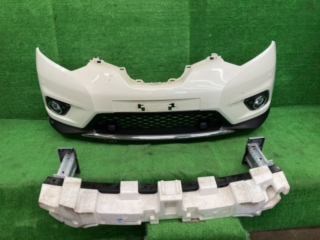 【中古】 エクストレイル NT32 フロントバンパー 20X 4WD 5人 62022-4CH1B QAB