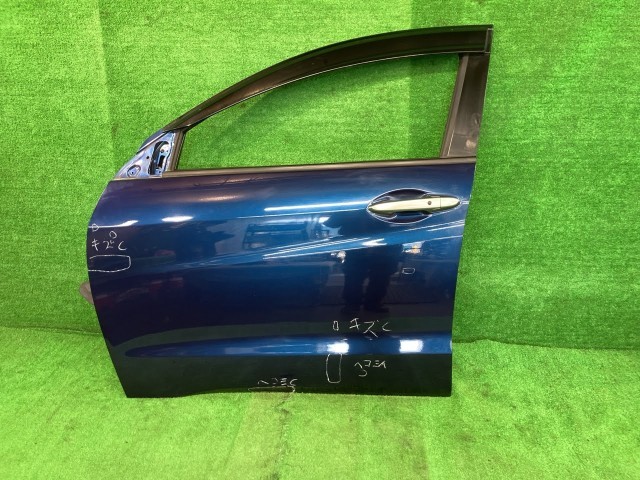 【中古】 ヴェゼル RU3 左フロントドア ハイブリッドX ニホンイタ M405 67050-T7A-300ZZ B594P
