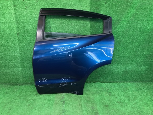 【中古】 ヴェゼル RU3 左リアドア ハイブリッドX アサヒ M2L4 67550-T7A-300ZZ B594P 43,164円