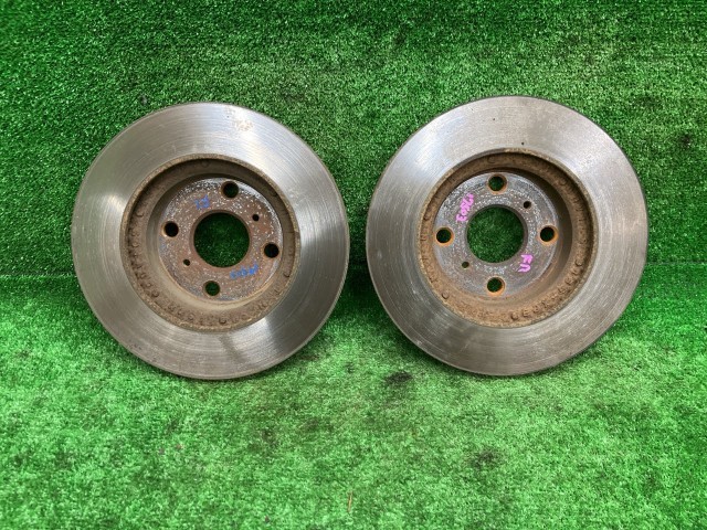【中古】 ヴィッツ KSP130 フロントディスクローター・ブレーキローター F Mパッケージ 43512-52120 1F7