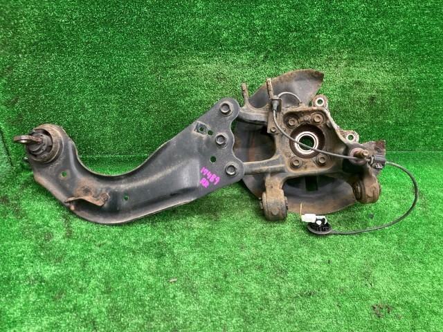 中古 CX-5 KE2AW 右リアナックルハブ XD Lパッケージ 4WD KD35-26-11XD 41W