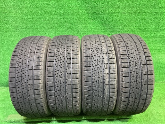 中古 BRIDGESTONE ウィンター ブリヂストン ブリザックVRX2 215/45R17 4本 2本6ミリ 2本7ミリ 2023年 1本外側サイド傷 タイヤ 17インチ 冬｜鈴木商会　店 25,333円