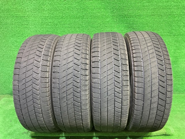 中古 BRIDGESTONE ウィンター ブリヂストン ブリザックVRX3 215/65R16 4本 1本5ミリ 3本6ミリ 2023年 2本内側カタベリ少し 1本センターベリ タイヤ 16インチ 冬｜鈴木商会　店