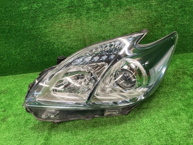 中古 プリウス ZVW30 左ヘッドランプ・ヘッドライト S コイト 47-29 81150-47231 1F7｜鈴木商会　店