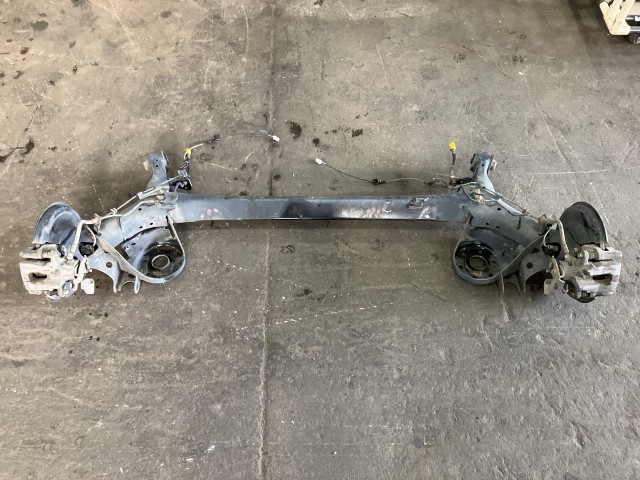 中古 プリウス ZVW30 リアアクスルビーム ウェルキャブS リフトアップ Aタイプ 42101-12171 8V0|鈴木商会 店