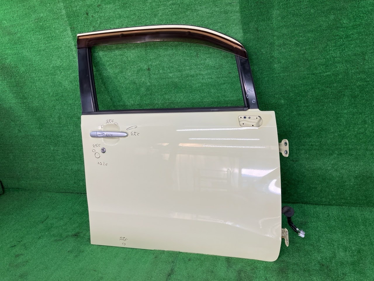 中古 ムーヴ LA160S 右フロントドア L SA 4WD アサヒ M2H3 67001-B2430 T19｜鈴木商会　店