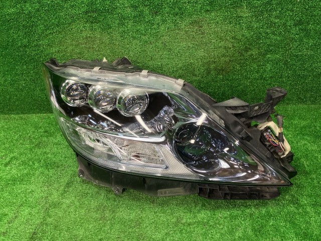 中古 レクサス LS UVF45 右ヘッドランプ・ヘッドライト LS600H Iパッケージ コイト 50-110 81110-50590 214｜鈴木商会　店 44,187円