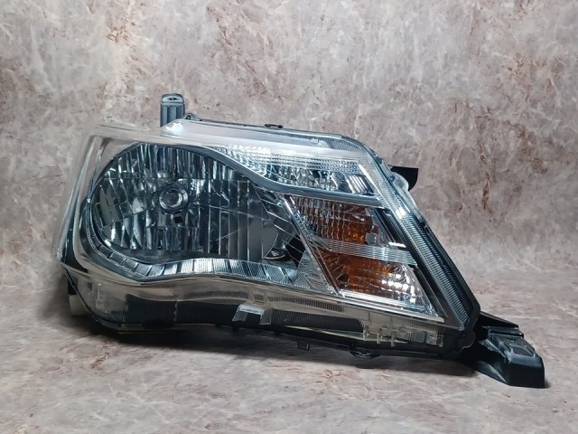 中古コーティング済 カローラフィールダー NZE164G 右ヘッドランプ・ヘッドライト 1.5G エアロツアラー コイト 12-581 81130-12J00 9AF｜鈴木商会　店