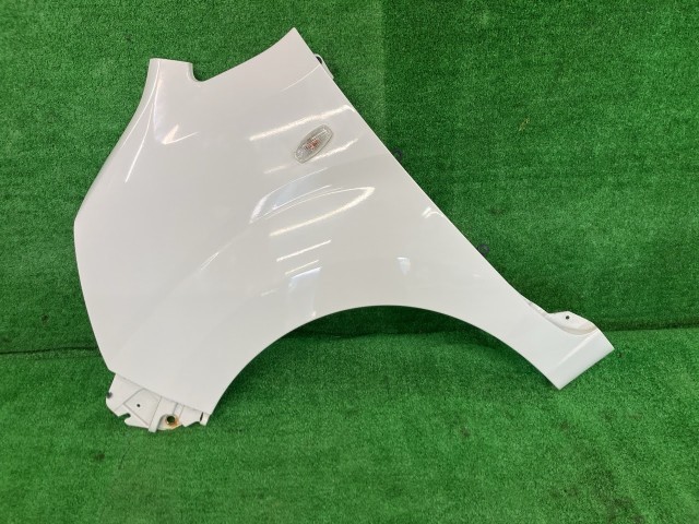 中古 ムーヴ LA160S 左フロントフェンダー L SA2 4WD 53812-B2870 W09｜鈴木商会　店
