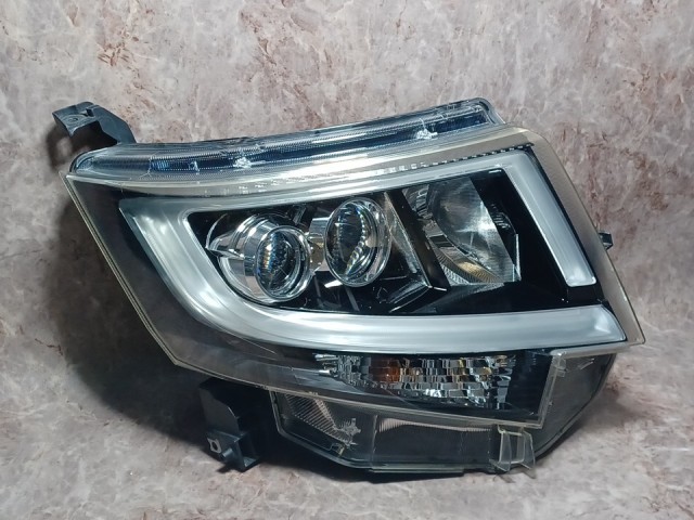 中古 ムーヴ LA160S 右ヘッドランプ・ヘッドライト カスタム X SA コイト 100-69010 81145-B2060 W24｜鈴木商会　店 18,790円