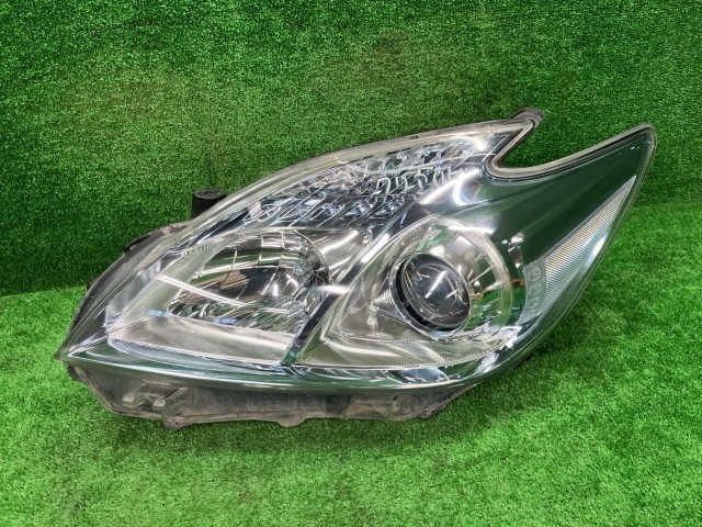 中古 プリウス ZVW30 左ヘッドランプ・ヘッドライト S コイト 47-29 81150-47231 1F7｜鈴木商会　店
