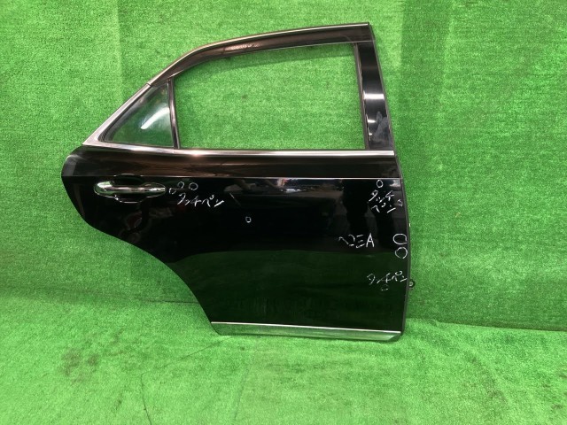 中古 クラウン GRS211 右リアドア ロイヤルサルーンG I-FOUR 4WD ニホンイタ M458 67003-30660 202｜鈴木商会　店