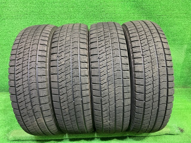 中古 BRIDGESTONE ウィンター ブリヂストン ブリザックVRX2 185/70R14 4本 2本5ミリ 2本6ミリ 2023年 1本外側サイドキズ有 タイヤ 14インチ 冬｜鈴木商会　店