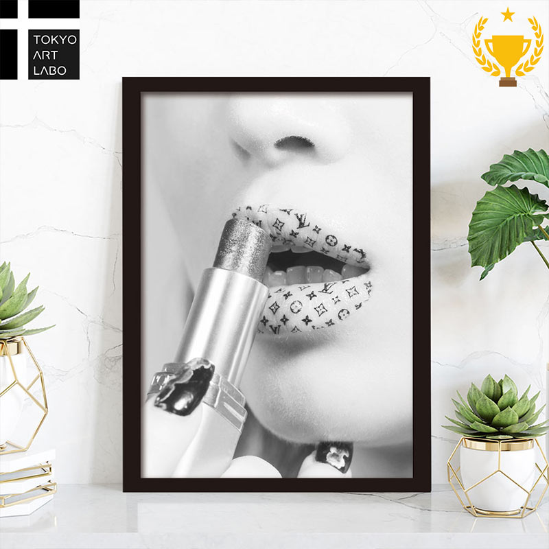 【楽天ランキング1位獲得】額入り アートパネル Lipstick モノクロ ハイブランド ポスター Fashion Photography series リップスティック 唇 壁掛け 写真アート サイズW31.7cm H44cm ファッション ラグジュアリー  インスタ映えインテリア おしゃれ 韓国風 スタイル壁飾り