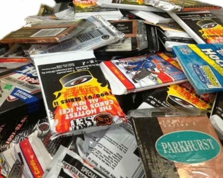 1990年代のヴィンテージNHLカードパックに入った未開封のホッケーカード300枚|トレーディングカード ラフテル