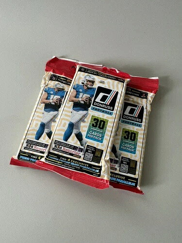 2023年 Donruss フットボール ファクトリーシール 30枚入りハンガーバリューパック 3個セット｜トレーディングカード　ラフテル 43,560円