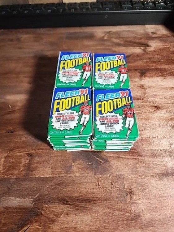 1991年 Fleer Football - 工場で密封されたワックスパック36個セット - 1パックあたり14枚のカード|トレーディングカード ラフテル