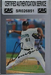 CAS認定 1998年式 Fleer Tradition Livan Hernandez #366 シール付きオート|トレーディングカード ラフテル