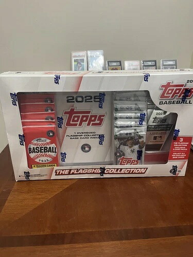 工場未開封 2025 Topps フラッグシップコレクション｜トレーディングカード　ラフテル