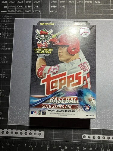 2018 Topps ベースボール ~ シリーズ 1 ~ ベースボール ファクトリーシール 72枚入り ハンガーボックス｜トレーディングカード　ラフテル