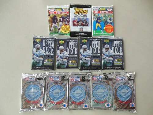 未開封パック入りフットボールカードセット(12パック)NFL|トレーディングカード ラフテル