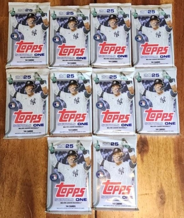 2025 Topps シリーズ1 MLB ベースボール - 14枚パック - 未開封パック10個セット|トレーディングカード ラフテル