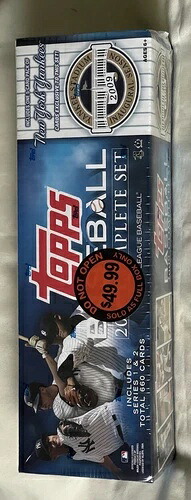 未開封 2009 Topps MLB コンプリートセット - 660 枚のカード シリーズ 1 と 2 + 5 枚のカード ヤンキース パック｜トレーディングカード　ラフテル