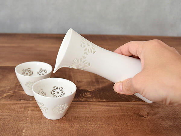 酒器セット蛍手徳利1点ぐい呑2点化粧箱入りギフト/食器ギフト/酒器セット/食器セット/ぐい呑み/お猪口/贈り物/プレゼント/結婚祝い/内祝い/誕生日/引っ越し祝い/引き出物/箱入り/おしゃれ/かわいい