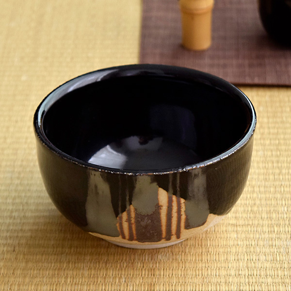 お抹茶　茶碗　茶道　黒釉 楽天市場】【 抹茶茶碗 】 黒釉漆流し抹茶碗 美濃焼 【日本製
