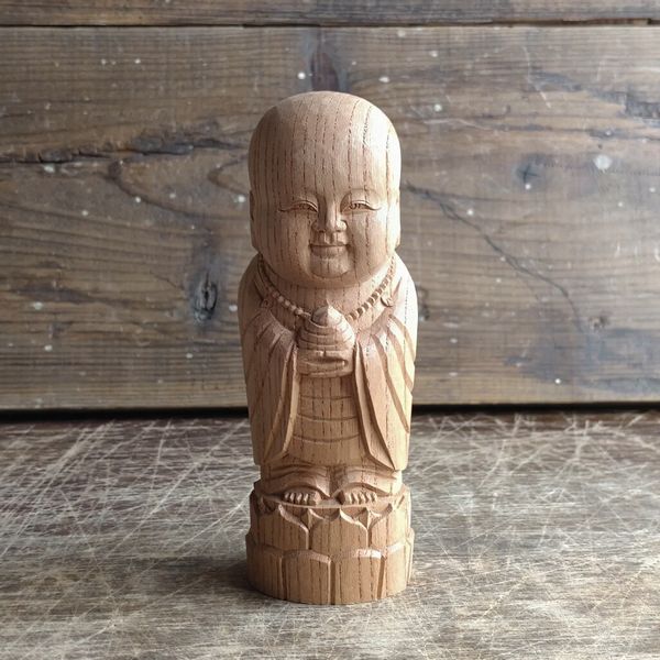 オブジェ 置き物 インテリア雑貨 家具 インテリア ケヤキ材 丸地蔵 13cm 工芸品 木彫品 銘木ケヤキ材使用 手彫り 一つ一つ表情違う 同じものなし 唯一無二 表情豊か シンプルな一品 ケヤキ材独特の木目 ノミ仕上げに 表情豊かに彫り上げた一品となっております