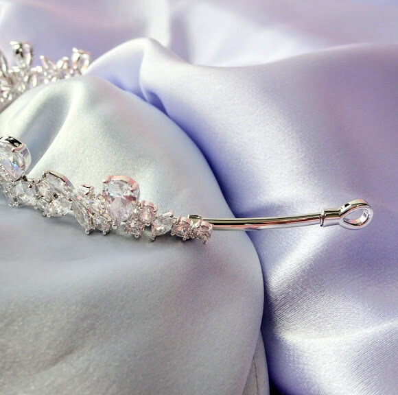 ティアラ ウエディング 結婚式 王冠 キュービック ヘアアクセサリー おしゃれ かわいい 人気 上品 アクセサリー プレゼント ギフト 結婚式 レディース 華やか ブライダル 二次会 パーティー キラキラ Salon Raquet De