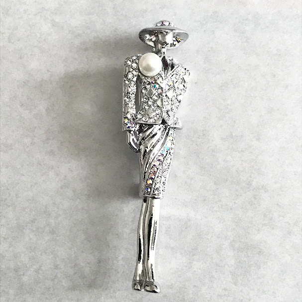 ブローチ おしゃれ ドレス スワロフスキー 上品 アクセサリー プレゼント ギフト 結婚式 レディース 華やか ウエディング パーティー キラキラ 普段使い お出かけ