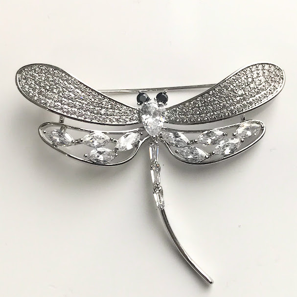 SWAROVSKI トンボ ブローチ　〈507-2〉 SWAROVSKI トンボ ブローチ 〈507-2〉 - メルカリ